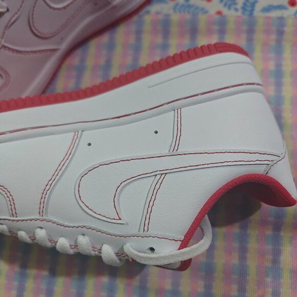 Nike Low-Top Sneakers - Picture 8 of 8